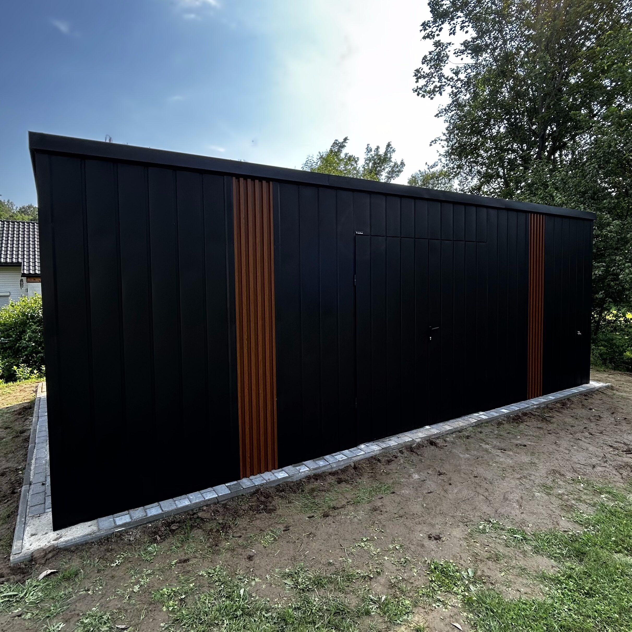 Domek narzędziowy 685×400